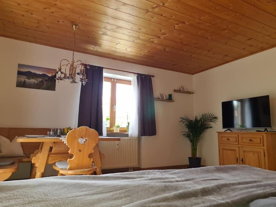 Ruhige Ferienwohnung In Bad Toelz Exterior foto